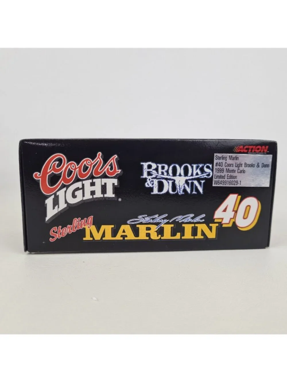 Action 1999 #40 Sterling Marlin Coors Lite Brooks & Dunn 1:64 Nascar W649916